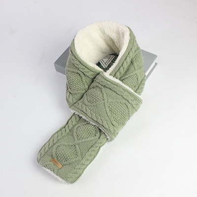 Дамски зимен топъл шал с емблема