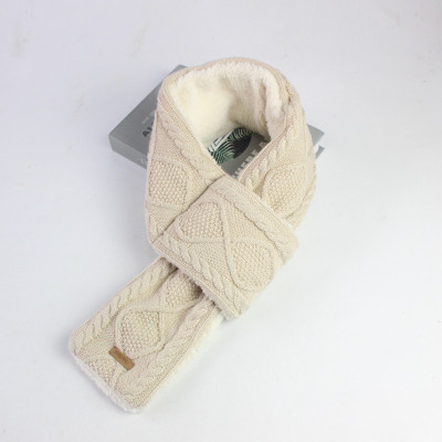 Дамски зимен топъл шал с емблема