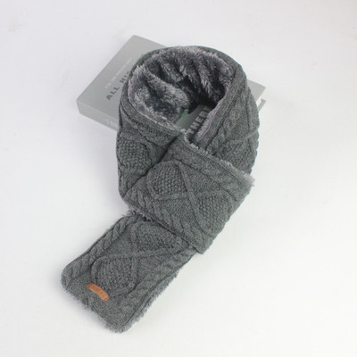 Дамски зимен топъл шал с емблема