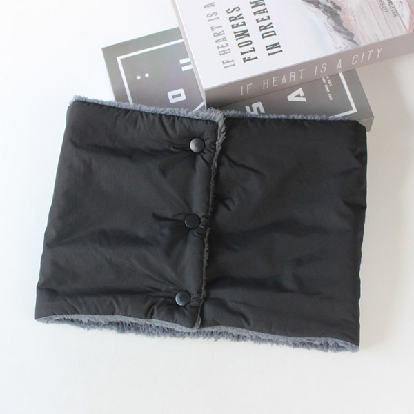 Дамска яка с копчета и пух в черен и червен цвят