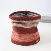 Pleteni ženski šal u dvije boje