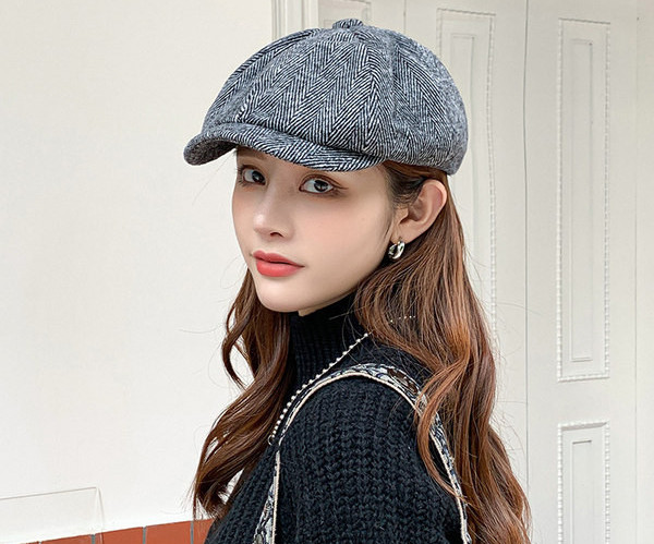 Дамска шапка тип барета - регулируема