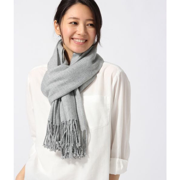 Jednobojni ženski šal sa resama za zimu