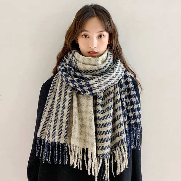 Нов модел кариран шал с ресни