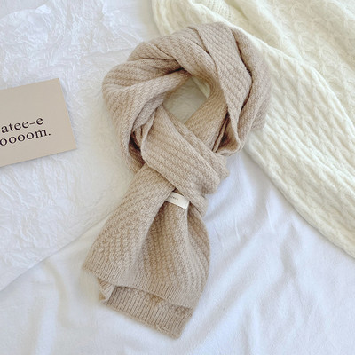 Μονόχρωμο γυναικείο φουλάρι με μήκος 160 cm