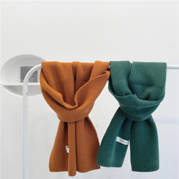 Jednobojni ženski topli šal sa grbom