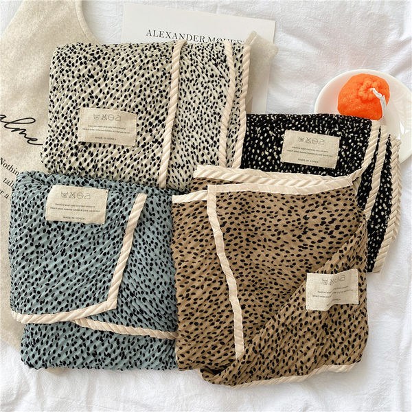 Дамски шал за пролетта и есента с намачкан ефект