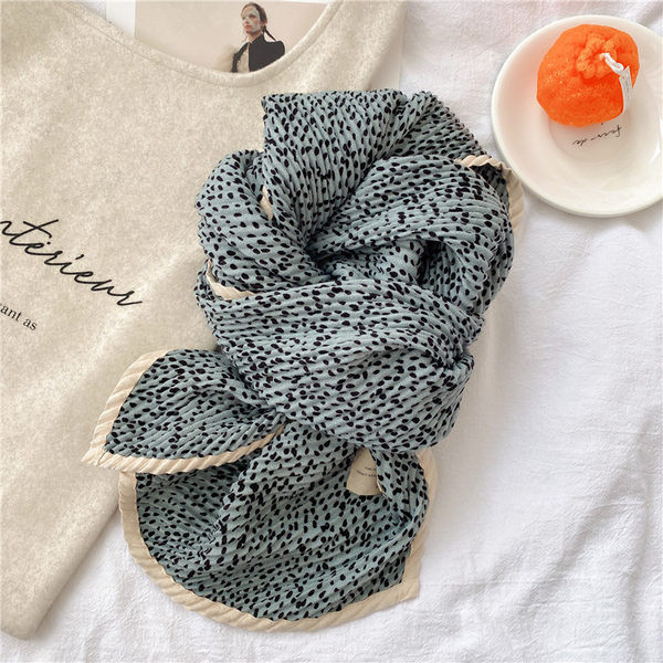 Дамски шал за пролетта и есента с намачкан ефект