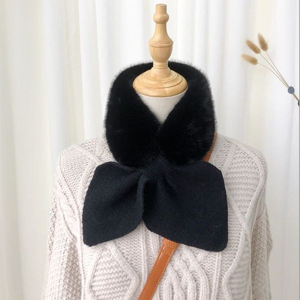 Дамски зимен шал с пух кръстосан модел