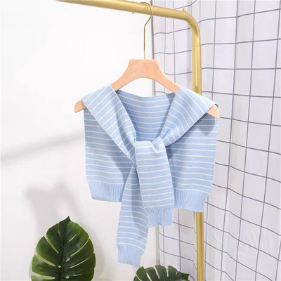 Нов модел дамски плетен шал с издължена задна част