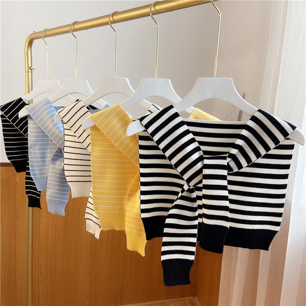 Нов модел дамски плетен шал с издължена задна част