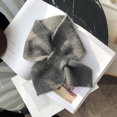 Νέο μοντέλο γυναικείο κασκόλ-κολάρου από πλέξιμο για το φθινόπωρο και το χειμώνα