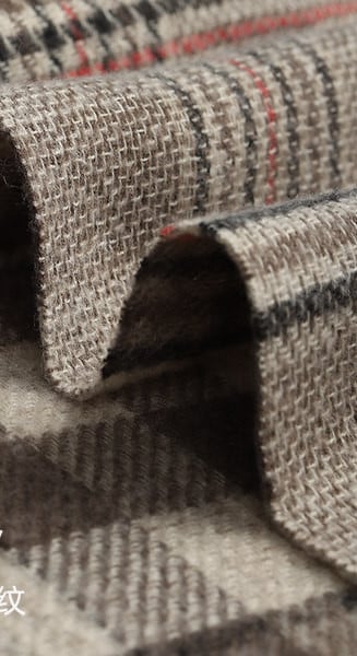 Γυναικείο  κασκόλ για το φθινοπώρο- και το χειμόνα με κρόσσια - μονόχρωμα και καρό