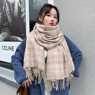 Γυναικείο κασκόλ για το φθινοπώρο- και το χειμόνα με κρόσσια - μονόχρωμα και καρό