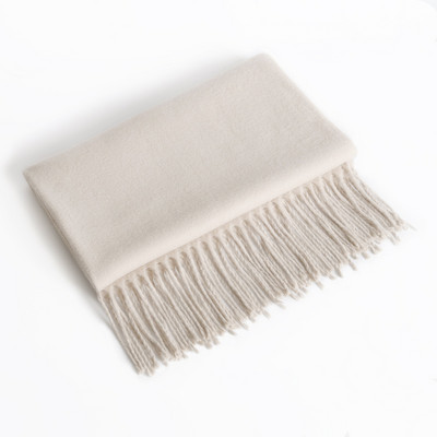 Γυναικείο κασκόλ για το φθινοπώρο- και το χειμόνα με κρόσσια - μονόχρωμα και καρό