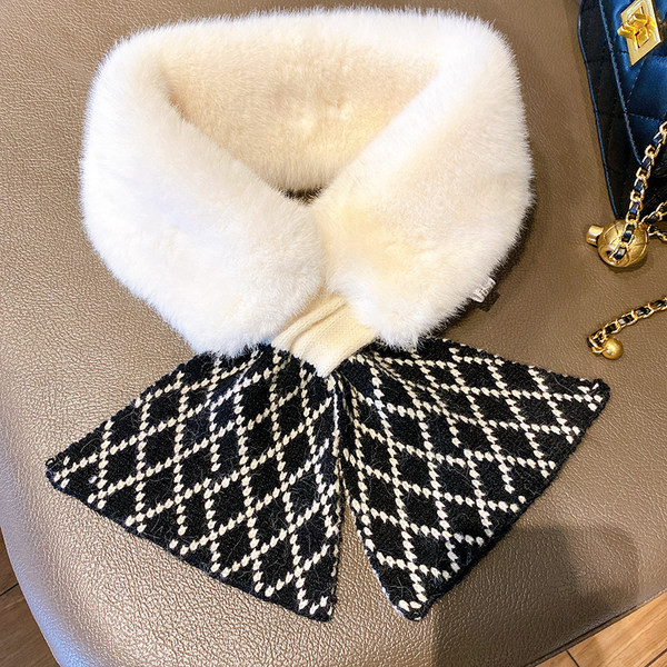 Дамски пухен  шал тип яка