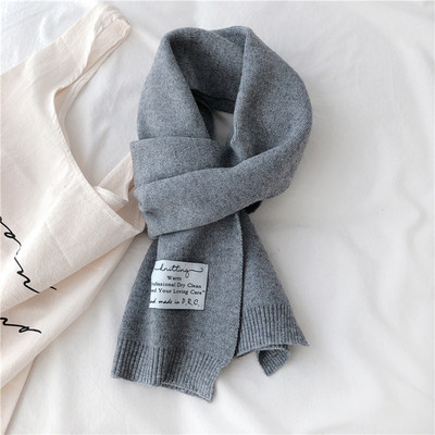 Γυναικείο casual κασκόλ με έμβλημα