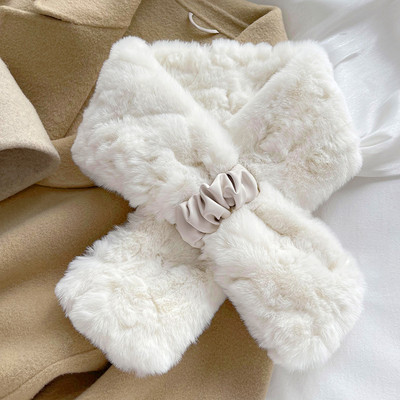 Μοντέρνο πουπουλένιο κασκόλ σε πολλά χρώματα