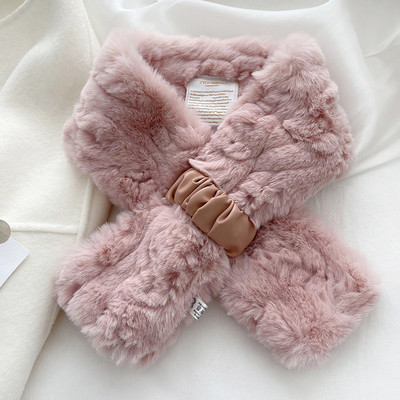 Μοντέρνο πουπουλένιο κασκόλ σε πολλά χρώματα