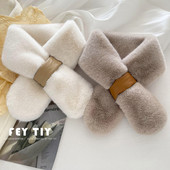 Γυναικείο πουπουλένιο γιακά τύπου κασκόλ