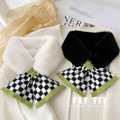 Γυναικείο χρωματιστό κασκόλ τύπου γιακά με πούπουλο