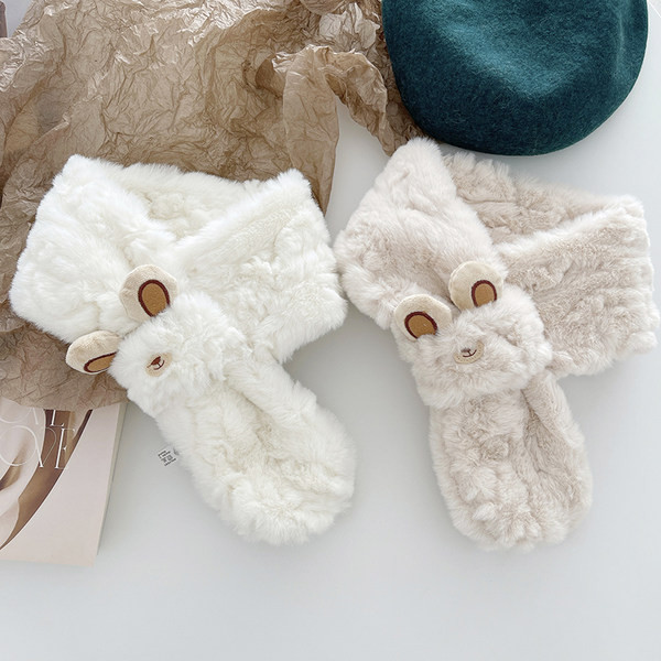 Γυναικείο  κασκόλ με τρισδιάστατο στοιχείο