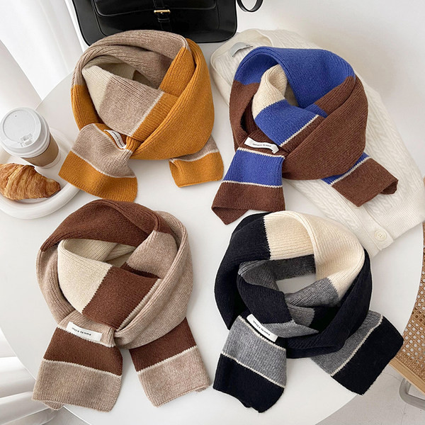 Топъл дамски раиран шал за зимата