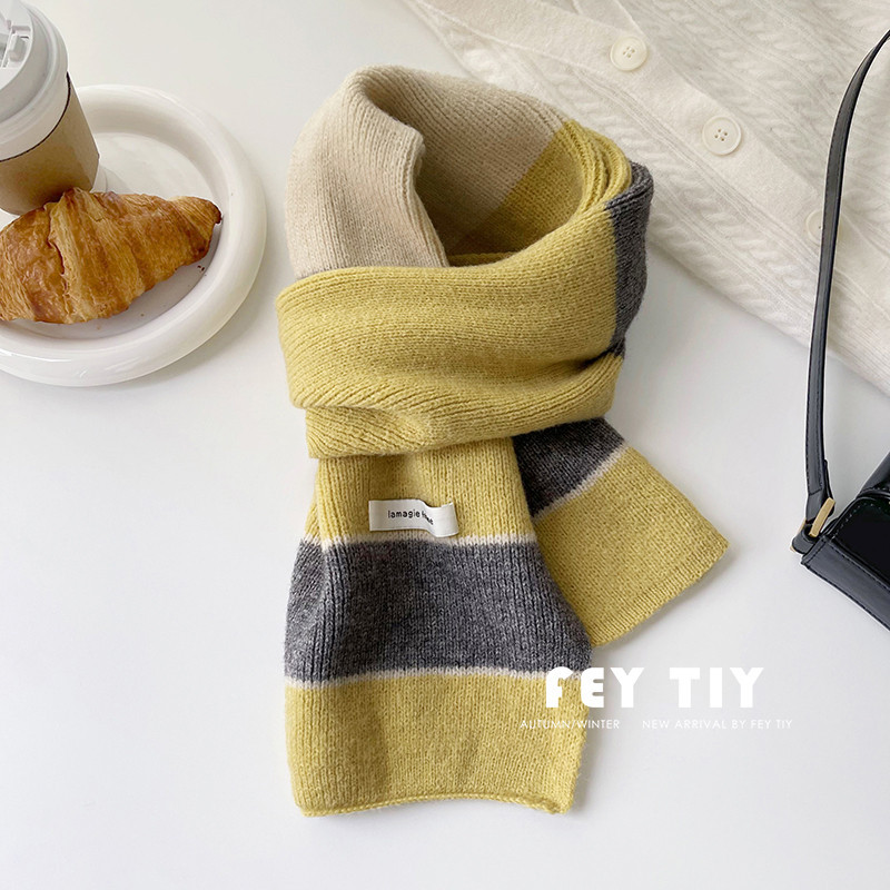 Топъл дамски раиран шал за зимата