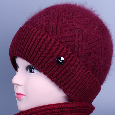 Γυναικείο πλεκτό καπέλο με μεταλλικό στοιχείο