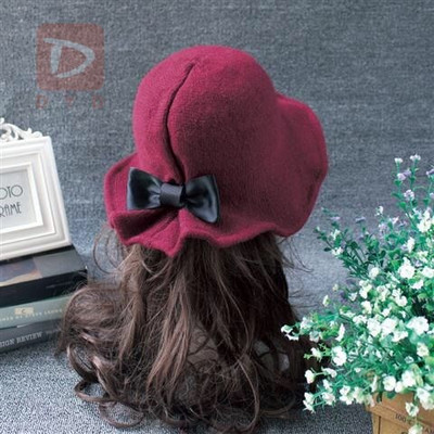 Γυναικείο καπέλο άνοιξη-φθινόπωρο με μεγάλο γείσο και κορδέλα