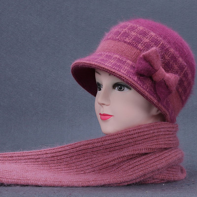 Vunena ženska kapa s trakom i šalom