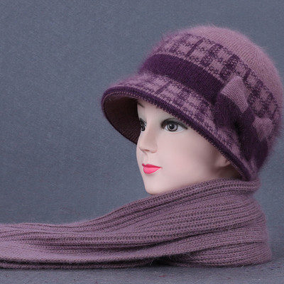 Vunena ženska kapa s trakom i šalom