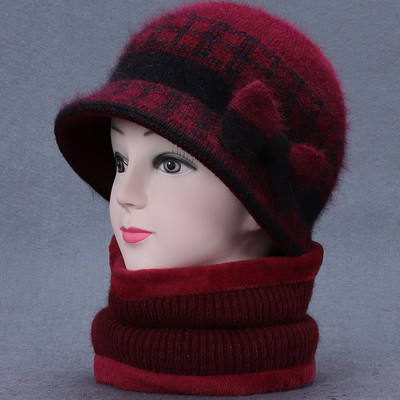 Vunena ženska kapa s trakom i šalom