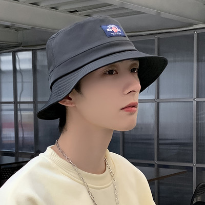 Мъжка актуална шапка тип рибарска с бродерия