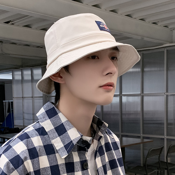 Мъжка актуална шапка тип рибарска с бродерия