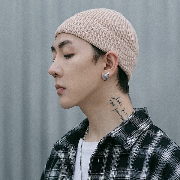 Ανδρικό καπέλο σε πολλά χρώματα, κλασικό και με επιγραφή