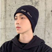 Ανδρικό χειμερινό καπέλο με επιγραφή σε τρία χρώματα