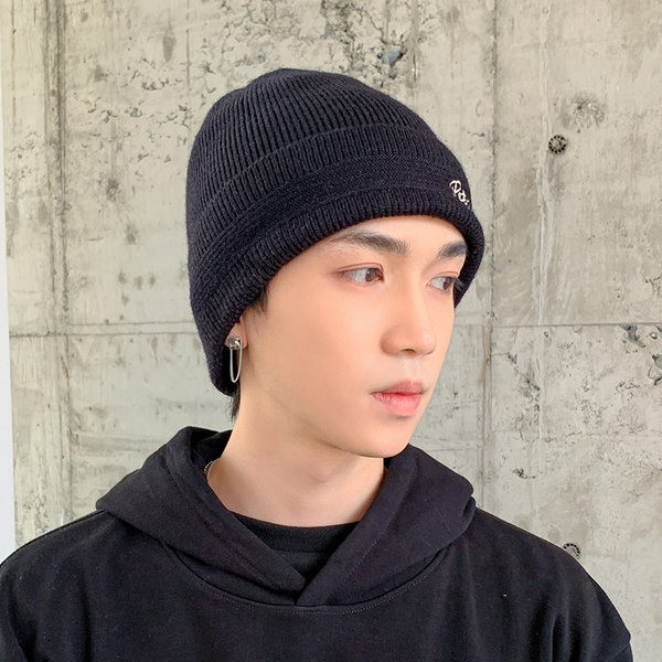 Ανδρικό χειμερινό καπέλο με επιγραφή σε τρία χρώματα