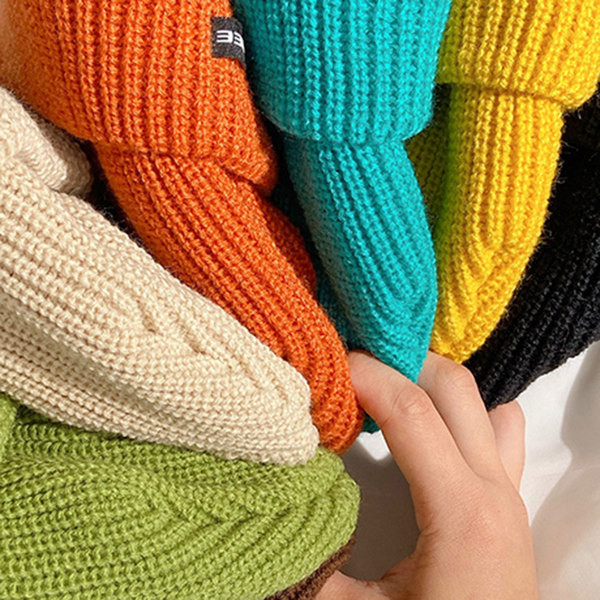 Moderna muška zimska kapa sa natpisom