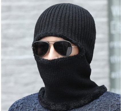 Muška pletena zimska kapa u tri boje