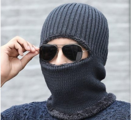 Muška pletena zimska kapa u tri boje