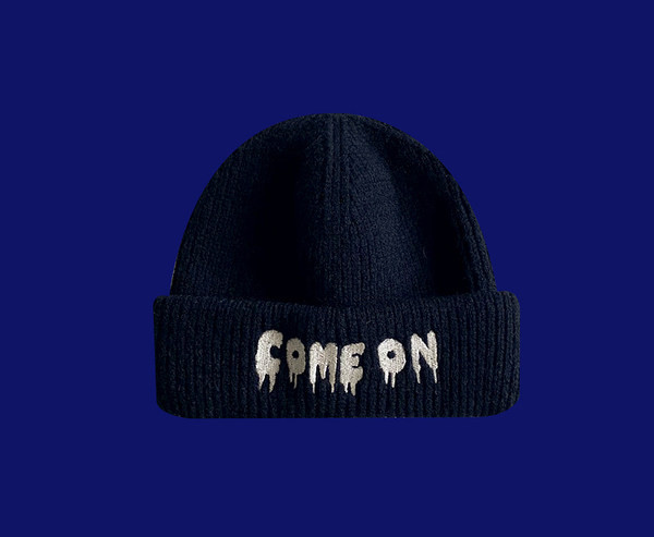 Ανδρικό casual χειμερινό καπέλο με επιγραφή