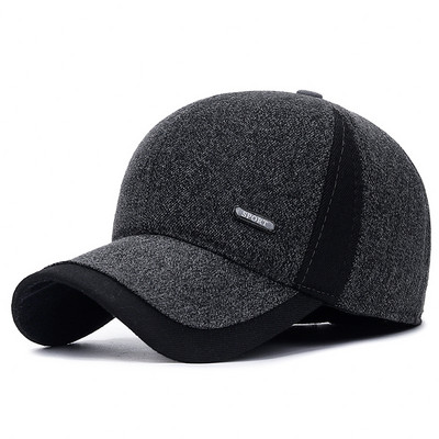 Ανδρικό καπέλο με γείσο και μεταλλικό στοιχείο