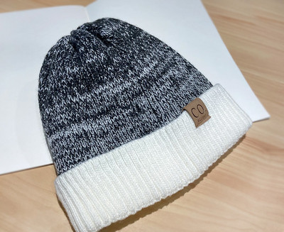 Men`s casual knitted hat with down
