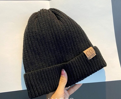 Ανδρικό καπέλο casual με γούνα σε δύο μοντέλα