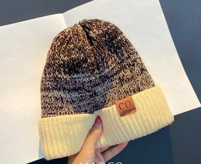 Ανδρικό καπέλο casual με γούνα σε δύο μοντέλα