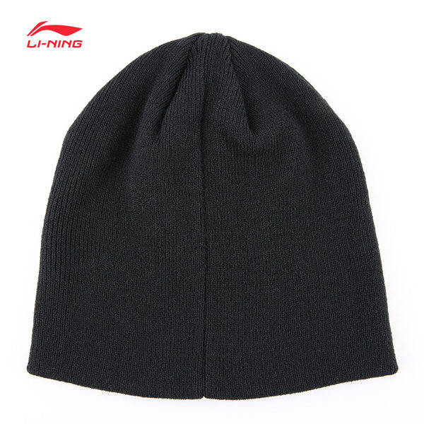 Πλεκτό ανδρικό καπέλο με κέντημα