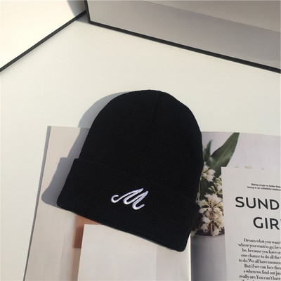 Πλεκτό ανδρικό καπέλο με κέντημα - πολλά χρώματα