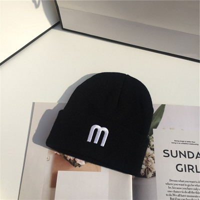 Πλεκτό ανδρικό καπέλο με κέντημα - πολλά χρώματα