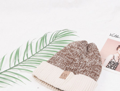 Ανδρικό χειμερινό καπέλο με βελούδινη φόδρα και επιγραφή